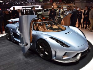 koenigsegg-is-expected-to-show-off-a-production-version-of-the-regera-hybrid-mega-car-that-debuted-last-year-at-the-show