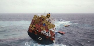 Havária nákladnej lode KM Azula