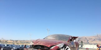 Autopilot od Tesly spôsobil prvú smrteľnú nehodu!