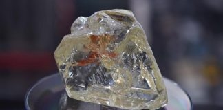 V New Yorku bol vydražený jeden z najväčších známych neopracovaných diamantov