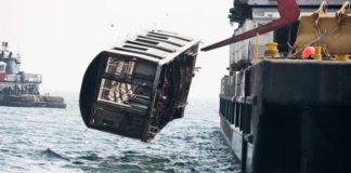 Recyklácia? Staré vagóny newyorského metra sa hádžu do oceánu. Za akým účelom?