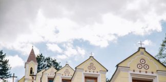 Cirkevné symboly, atraktívne akcie, miesto kde to žije – rozvíjajúca sa Rajecká Lesná