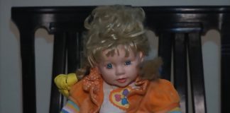 Posadnutá bábika z Peru. Jej majiteľka tvrdí, že ju posadol démon