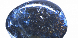 V Izraeli objavili minerál tvrdší ako diamant. Doposiaľ bol známy len z vesmíru