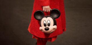Značka Gucci prekvapila predraženou 3D kabelkou v tvare myšiaka Mickeyho
