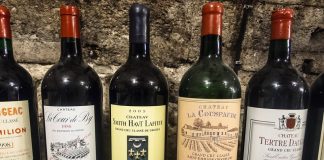 Čašníčka v reštaurácii omylom zákazníkom podala víno za 5 000€, jej chyba to však nebola