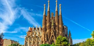 Po vyše 130 rokoch dostáva Sagrada Familia stavebné povolenie, a tak už nebude viac čiernou stavbou