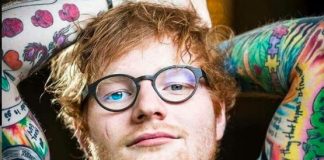 Spevák Ed Sheeran ukázal fotku zo svojho prvého koncertu. Človek by sa podľa neho nikdy nemal vzdať svojich snov