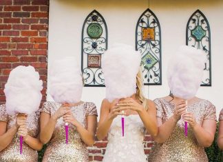 Svadba ako z rozprávky! Nevesta aj družičky nahradili kytice ružovou cukrovou vatou