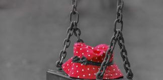 Na Ukrajine parlament schválil povinnú kastráciu odsúdených pedofilov