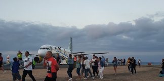 Chlapec ohlásil bombu na palube, lietadlo evakuovali pre podozrenie z terorizmu