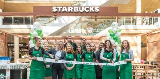 V žilinskom Auparku otvorili pobočku kaviarne Starbucks, Grand opening prilákal davy ľudí