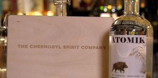 Atomik je vzácna vodka vyrobená z černobyľského obilia, rádioaktivitu v nej nenájdete
