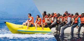 Fotograf ukazuje kontrast medzi dvoma svetmi, v ktorých momentálne žijeme