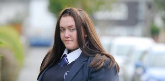 14-ročná školáčka bola vylúčená z vyučovania, pretože sa nezmestila do školskej uniformy