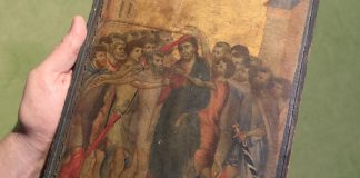 Pani z Compiègne roky žije v rovnakom byte. Doposiaľ nevedela, že jej v byte visí poklad v hodnote 6 miliónov.