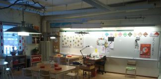 V českej škôlke vyčíňal zlodej. Deťom ukradol plastelínu, pastelky, fixky a vypil im mlieko