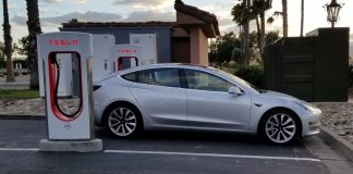 Štát Vám na elektromobil môže prispieť až €8000. Podmienkou však je, že si na auto budete musieť nalepiť nálepku ministerstva hospodárstva