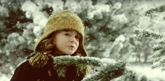 Vianočná reklama na Kofolu, na ktorú sme zvyknutí, prichádza s novým koncom! Ukáže nám, že každý môže nájsť na oblohe súhvezdie prasiatka