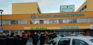V nemocnici v Ostrave sa dnes ráno strieľalo. Potvrdení sú 4 mŕtvi a minimálne 10 zranených. Na mieste zasahuje polícia